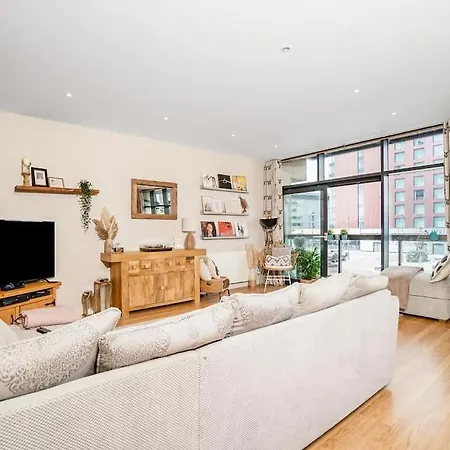 Luxury Huge Modern Open Plan 2Bedroom Flat - Free Private Parking & Balcony Located At The Ovo Hydro And Sec Centre Glasgow Exterior photo