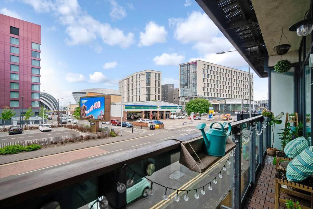 Luxury Huge Modern Open Plan 2bedroom Flat - Free Private Parking & Balcony Located At The Ovo Hydro And Sec Centre