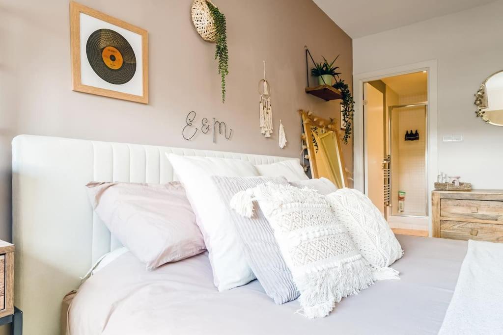 Apartment Luxury Huge Modern Open Plan 2bedroom Flat - Free Private Parking & Balcony Located At The Ovo Hydro And Sec Centre Glasgow