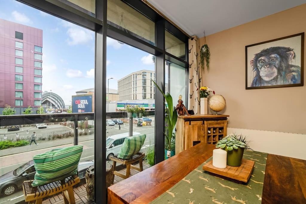 Apartment Luxury Huge Modern Open Plan 2bedroom Flat - Free Private Parking & Balcony Located At The Ovo Hydro And Sec Centre Glasgow