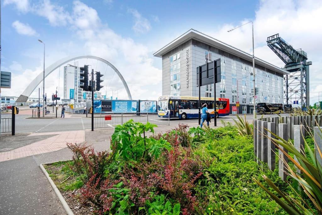 Apartment Luxury Huge Modern Open Plan 2bedroom Flat - Free Private Parking & Balcony Located At The Ovo Hydro And Sec Centre Glasgow